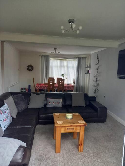 Modernised Home With 2 Bedrooms In Cardiff Exterior foto